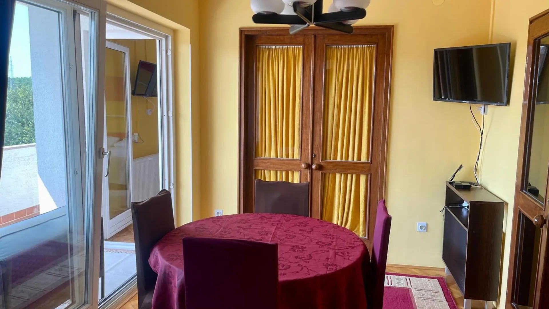 Ana Guest House Nin
