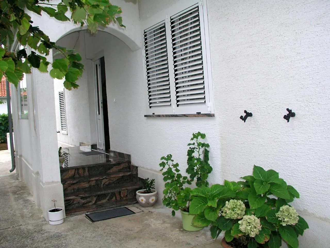 Ana Guest House Nin